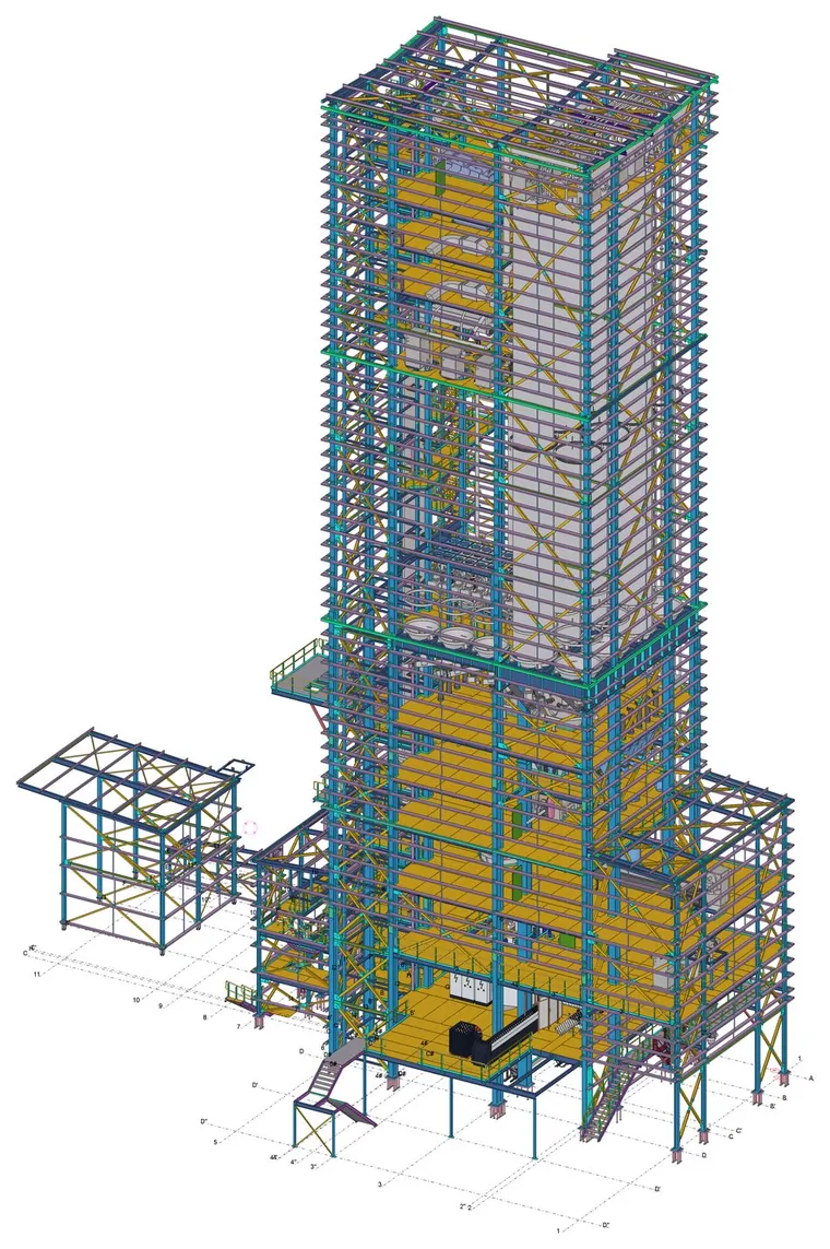 La torre con los silos de almacenamiento montados en su interior